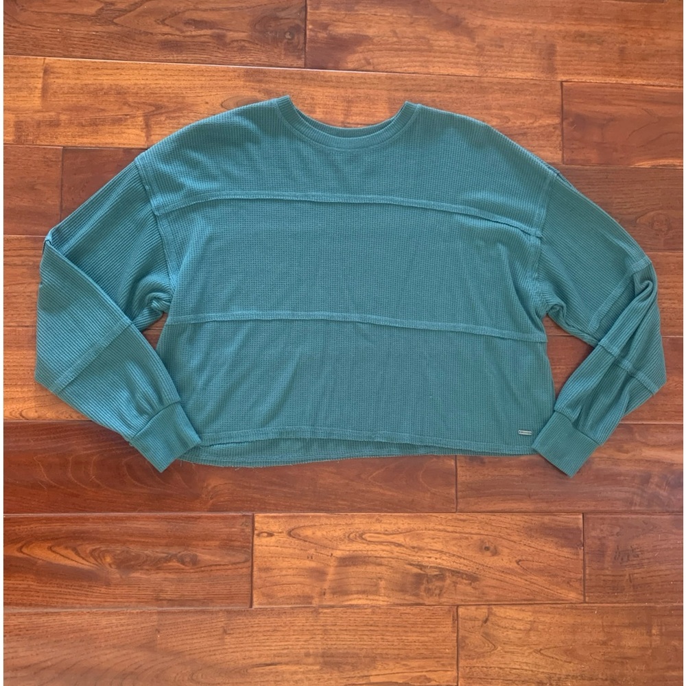 Hollister Cropped Top Size M Thermal Waffle Knit Oversize Green Long Sleeve Boxy